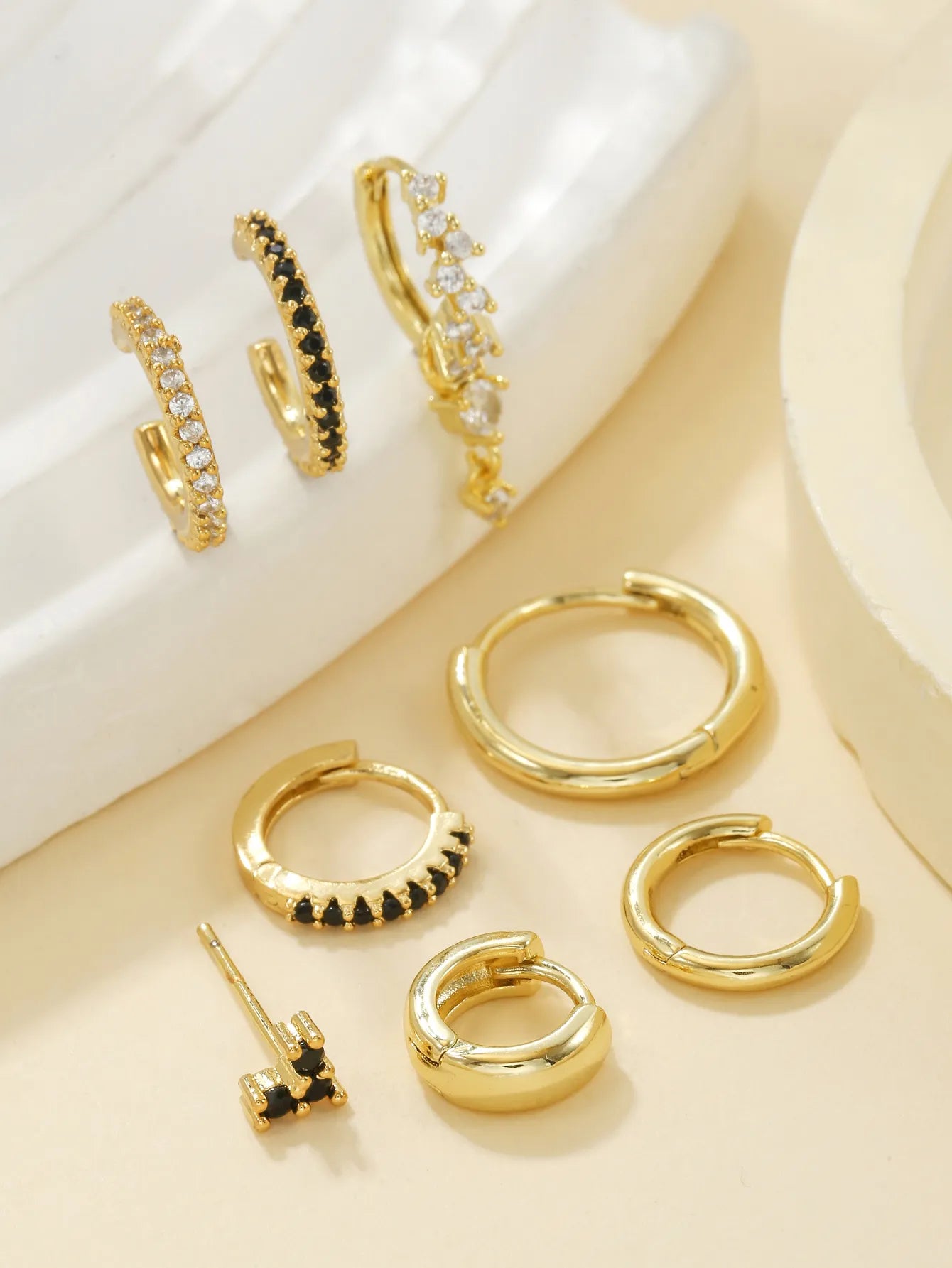 B&W Piercing Set (Not in Pair)