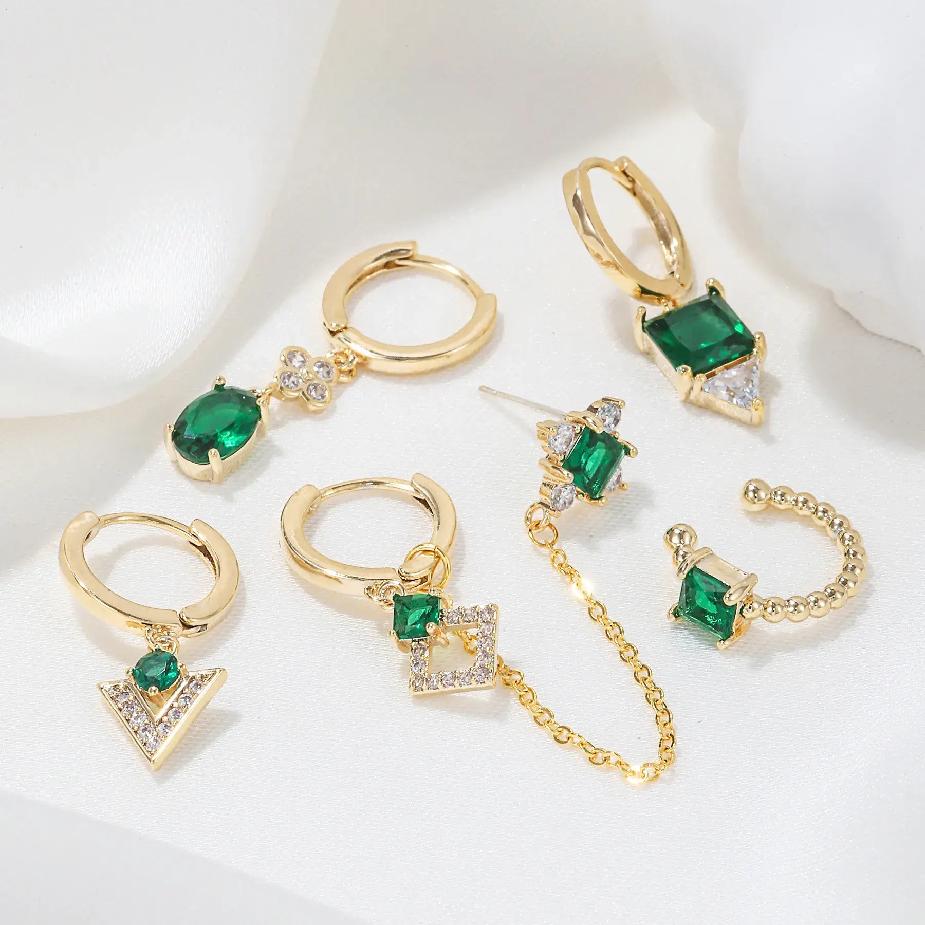Emerald Glow Piercing Set (Not in Pair)